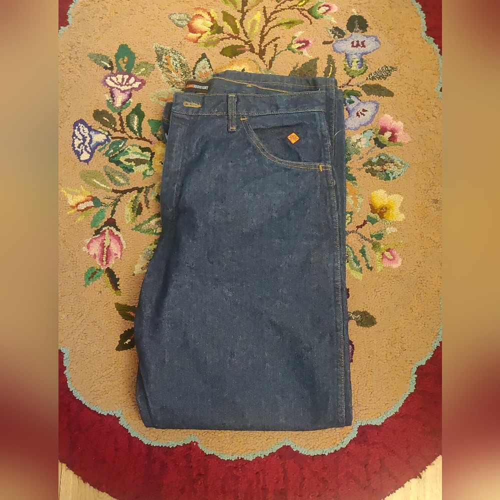 NWOT CAT/2112/Wrangler Men's Jeans Relaxed Fit 38x32